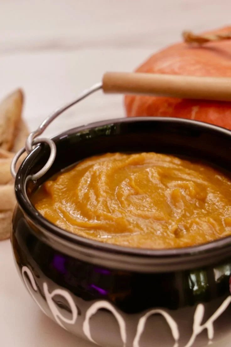 Beurre de citrouille maison, crémeux et savoureux, idéal pour l'automne.