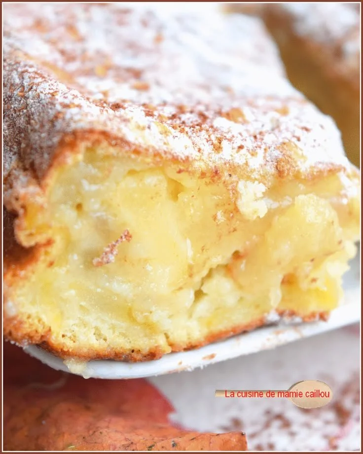 Gâteau aux pommes et aux poires tendre et savoureux, recette facile.
