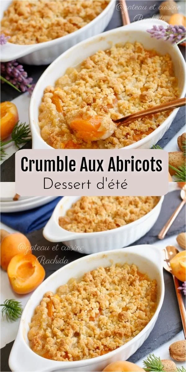 Crumble aux abricots prêt à être dégusté, délicieux et réconfortant.